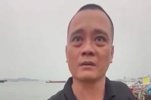 Người sống sót trong vụ lật tàu trên vịnh Hạ Long: Chúng tôi bơi 3 giờ trên biển thì được cứu