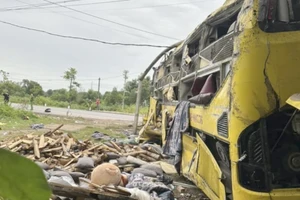 Lật xe khách trên Quốc lộ 1 làm 9 người tử vong