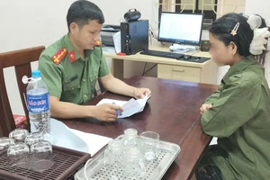 Công an Nghệ An triệu tập cô gái livestream 'vỡ đập anh em ơi' 