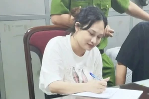 Dẫn giải Ngô Thị Thêu - vợ 'Mr Hunter' từ Thái Lan về Việt Nam 