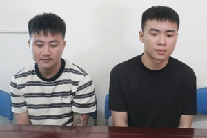 Bắt giữ 2 kẻ rủ rê 6 thanh niên bất hảo trộm xe máy bán ra nước ngoài