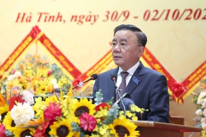 Thường trực Ban Bí thư Trần Cẩm Tú dự, chỉ đạo Đại hội đại biểu Đảng bộ tỉnh Hà Tĩnh