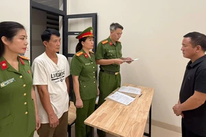 Khởi tố giám đốc và 5 người chôn lấp hơn 2.000 tấn chất thải ở Hải Phòng