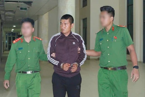 Sang Lào thay tên đổi họ trốn truy nã 6 năm