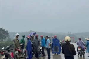 Đang tìm kiếm người đàn ông để xe máy trên cầu Hương Thủy rồi ‘mất tích bí ẩn'