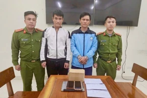 Khởi tố người giấu ma túy trên bàn thờ 