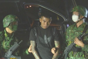 Công an tìm chủ sở hữu xe Kia Carnival trong vụ vận chuyển súng, ma túy số lượng lớn