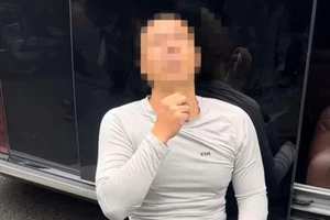 Tài xế có biểu hiện lạ vụ lật ô tô ở Hà Nội dương tính với ma túy