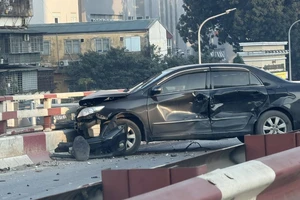 Nữ tài xế 66 tuổi nhầm chân ga gây tai nạn liên hoàn trên cầu vượt