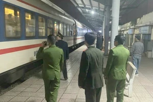 Giải cứu cô gái 16 tuổi bị ‘bắt cóc online’ đang đi trên tàu hỏa