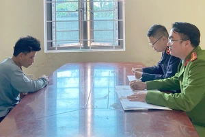 Bắt giữ kẻ đuổi theo cô gái xuống ruộng để cướp tài sản