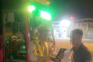 Xe nhồi nhét khách, người dân phản ánh đến zalo Cục trưởng Cục CSGT 