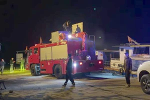 Lật tàu chở hơn 20 người ở hồ Thác Bà, 6 người đang mất tích 