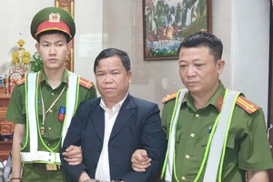 Bị bắt vì giả danh luật sư nhận tiền giải quyết tranh chấp đất đai