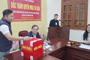 Gần 30kg vàng tinh khiết sở hữu toàn dân được bốc thăm bán thành công