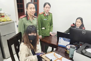 Cô gái nghị bị ‘bắt cóc online’ hoảng sợ đi từ Thái Nguyên vào Nghệ An