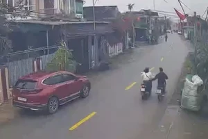 Từ hình ảnh camera, công an truy ra kẻ cướp giật túi xách của cô gái