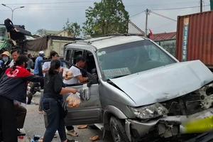 Clip tai nạn 3 ô tô trên quốc lộ 1A, 1 tài xế tử vong, 2 người bị thương