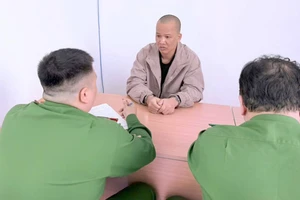 Bắt đối tượng giết người ở Hà Nội từ 10 năm trước rồi trốn truy nã sang Trung Quốc