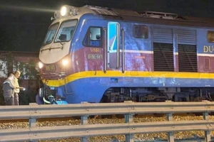 Hai nữ sinh viên tử vong do va chạm tàu hỏa tại Hà Nội