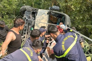 Hình ảnh hiện trường xe khách 29 chỗ lao xuống vực sâu ở Tam Đảo