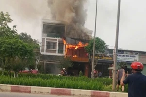 Bắt giữ người đốt nhà hàng của vợ cũ gây cháy lan 3 nhà hàng xóm