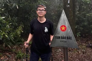 Hàng trăm người tìm kiếm sinh viên Hà Nội mất tích khi leo núi Tam Đảo