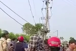Phát hiện 1 học sinh tử vong trên cột điện cao thế