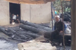 Bố mẹ đi vắng, nhà bị cháy làm 3 con nhỏ tử vong thương tâm