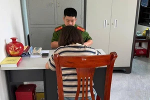 Công an làm việc với người đăng thông tin sai về du lịch biển Cửa Lò