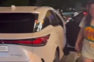 Khởi tố vụ án nhóm người đi trên xe Lexus đánh 2 cô gái trên phố Hoàng Cầu