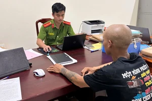 Công an triệu tập người livestream đe doạ đánh mẹ 