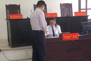 Bị đơn bảo nguyên đơn bị tâm thần nên yêu cầu tòa giám định