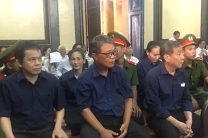 Vụ bà Phấn: VKS đề nghị LS ứng xử đúng quy tắc phiên tòa