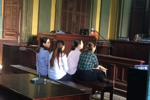 VKS đề nghị Eximbank trả cả tiền gốc và lãi cho khách hàng