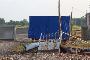 Cử người đến đóng chốt dự án để đòi tiền?