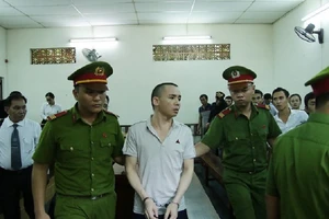 Hoãn xử vụ nhân chứng bị khởi tố tội giết người