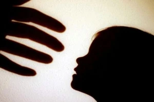 Nhiều học sinh nữ bị quấy rối tình dục ở nơi công cộng