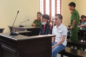 Trước khi xử 1 ngày, viện kiểm sát bất ngờ xin rút hồ sơ