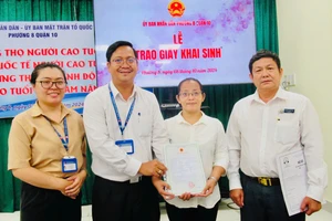 Trợ giúp pháp lý cho người mẹ 'thế' căn cước công dân vì nợ học phí của con