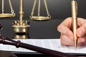 Trả lại đơn khởi kiện không đúng bị toà cấp trên huỷ quyết định