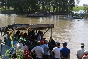 Vụ lật chẹt chết 4 người: Hỗ trợ mỗi gia đình nạn nhân 5,5 triệu đồng