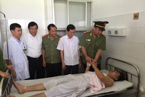 Một thượng úy công an bị chém trọng thương khi làm nhiệm vụ