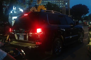 'Mượn xe tư gắn biển xe công giúp tiết kiệm ngân sách nên không sai'