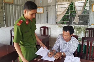 Đối tượng cuồng ghen bị khởi tố 3 tội danh 