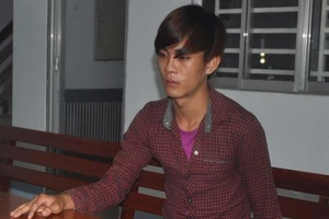 Bị CSGT giữ xe ra đường cướp chiếc khác về nhà