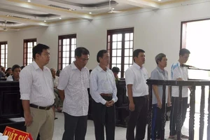 Trưởng phòng Công thương tham ô bị đề nghị 10-12 năm tù