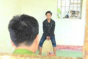 Nghiện hít keo con chó khi mới 10 tuổi