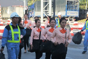 Công an, thanh tra GTVT vắng bóng tại trạm BOT Cai Lậy