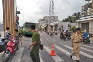 Một phụ nữ bị xe buýt cán qua người ở TP Mỹ Tho